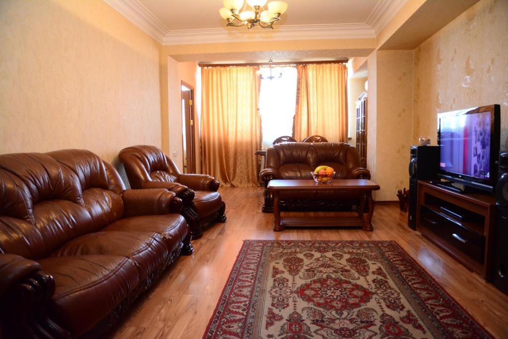 Lesi Apartament エレバン エクステリア 写真